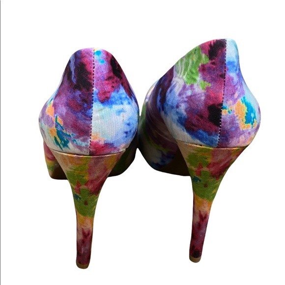 Guess Floral Platform Heels - Picture 2 of 3